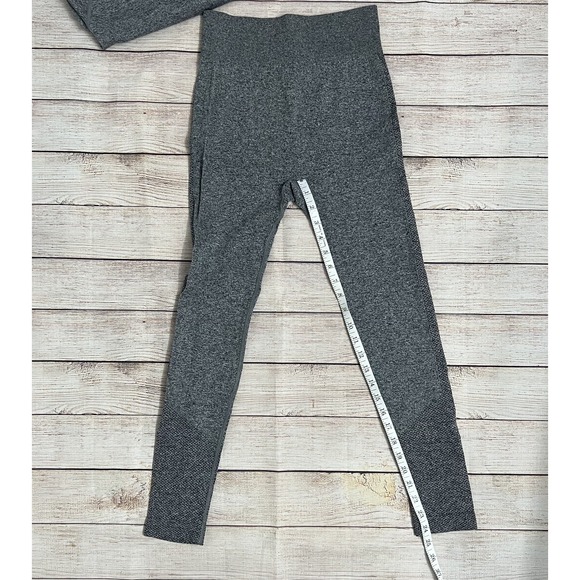 NEW‎ Women's Workout Set 2-Piece Gym Outfit | Crop Top + Leggings | Grey | Small - Picture 12 of 15
